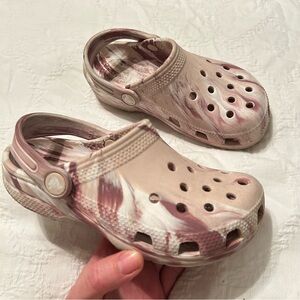 Crocs Classic Marbled Clog Pink and Cream Girls Size 13